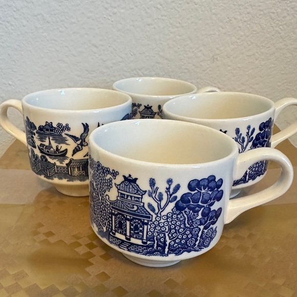 Other - Churchill made in England cups. Set of 4.